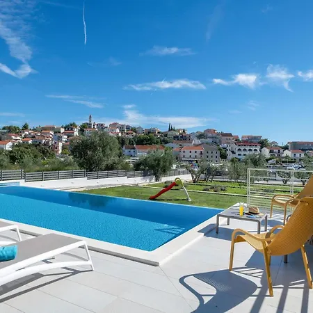Consido, A 3-bedroom Retreat With Sea Views Villa Seget Vranjica