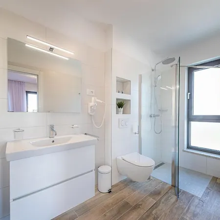 Consido, A 3-bedroom Retreat With Sea Views Seget Vranjica