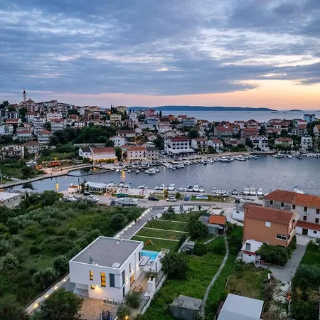 Consido, A 3-bedroom Retreat With Sea Views