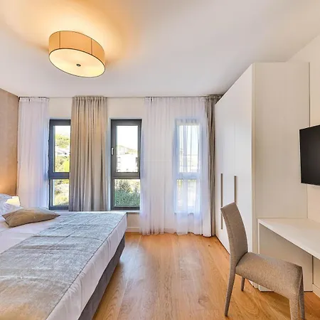 Villa Consido, A 3-bedroom Retreat With Sea Views *