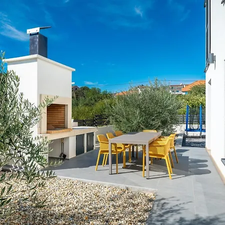 Consido, A 3-bedroom Retreat With Sea Views